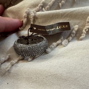 Henri Bendel Luxe Glittering Silver ring Band